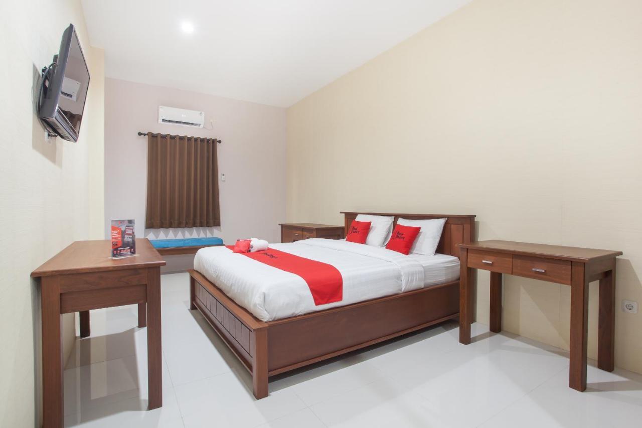 Reddoorz Near Universitas Wijaya Kusuma Surabaya Exterior photo