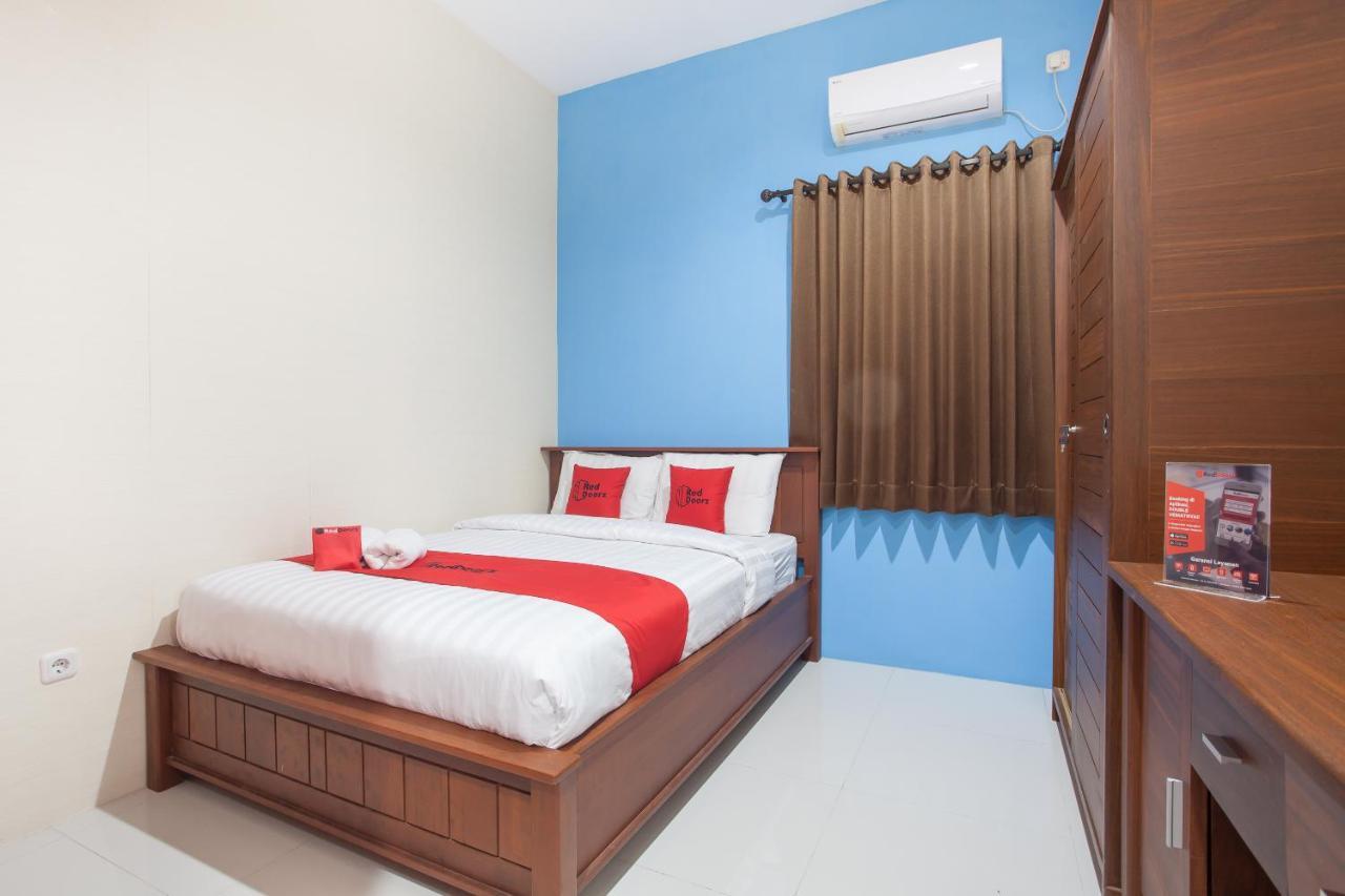 Reddoorz Near Universitas Wijaya Kusuma Surabaya Exterior photo