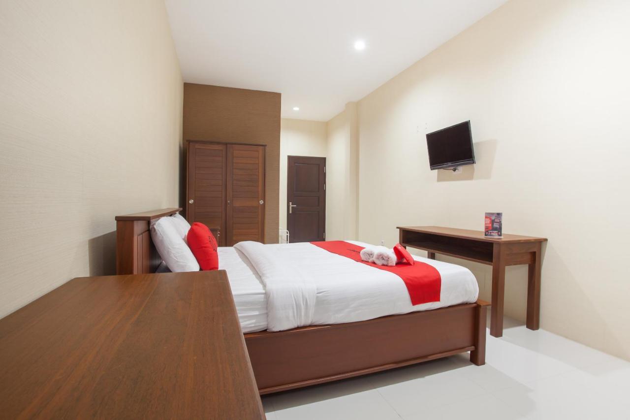 Reddoorz Near Universitas Wijaya Kusuma Surabaya Exterior photo