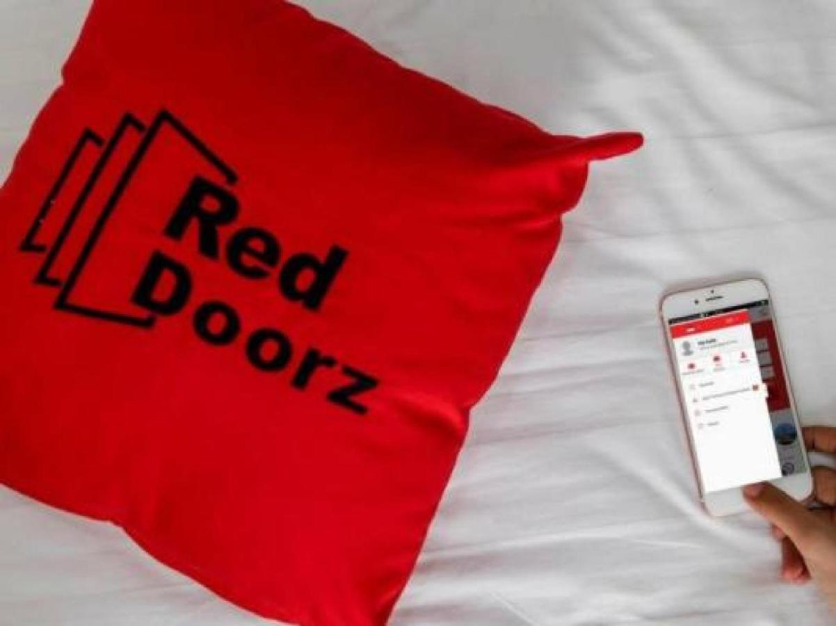 Reddoorz Near Universitas Wijaya Kusuma Surabaya Exterior photo